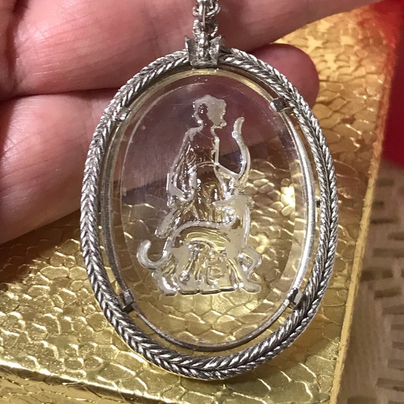 AVON Goddess Diana 1970’s Intaglio Cameo & her dog Silvertone in Avon book - Picture 5 of 5